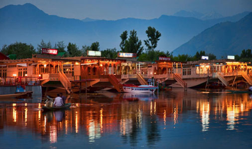img/srinagar-houseboat-package.jpg